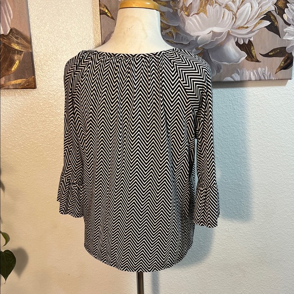 NWOT Michael Kors Black and White chevron Blouse - Picture 4 of 8
